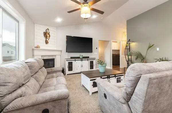 2101 E Ravine Rd RD N, Enoch, UT 84721