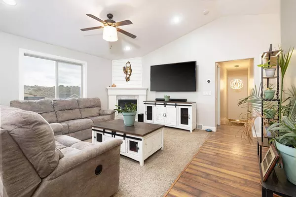 2101 E Ravine Rd RD, Enoch, UT 84721