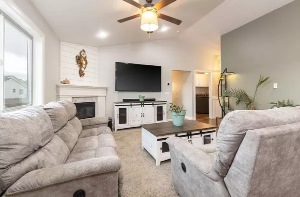 2101 E Ravine Rd RD, Enoch, UT 84721