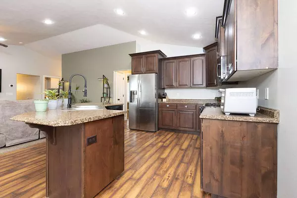 2101 E Ravine Rd RD, Enoch, UT 84721