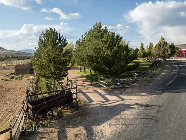 825 N Horesemans Park DR, Dammeron Valley, UT 84783