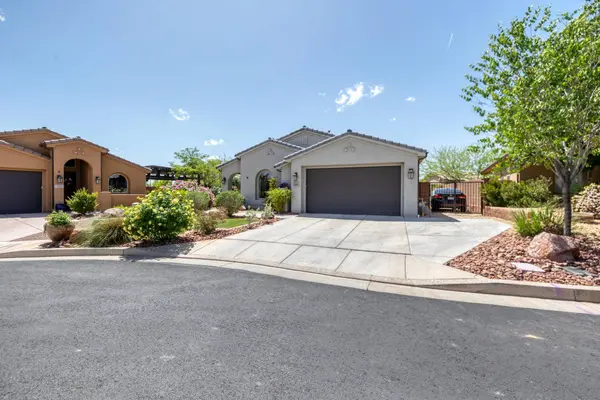 1009 N BLUE TOPAZ DR, Washington, UT 84780