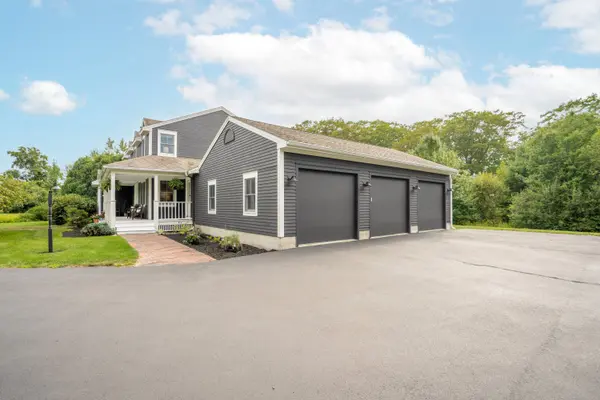 5 Plover LN, Scarborough, ME 04074