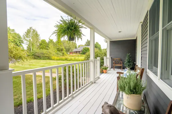 5 Plover LN, Scarborough, ME 04074