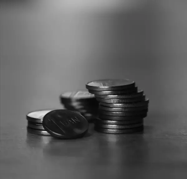 alexandra-dobrin-blwOTf6fFAk-unsplash