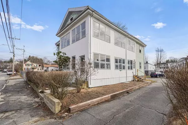 33 Pratt St, Fitchburg, MA 01420