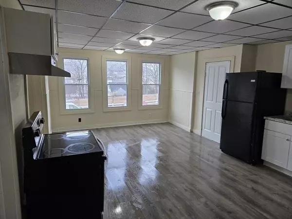 30 Chestnut St, Fitchburg, MA 01420