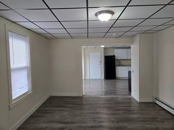 30 Chestnut St, Fitchburg, MA 01420