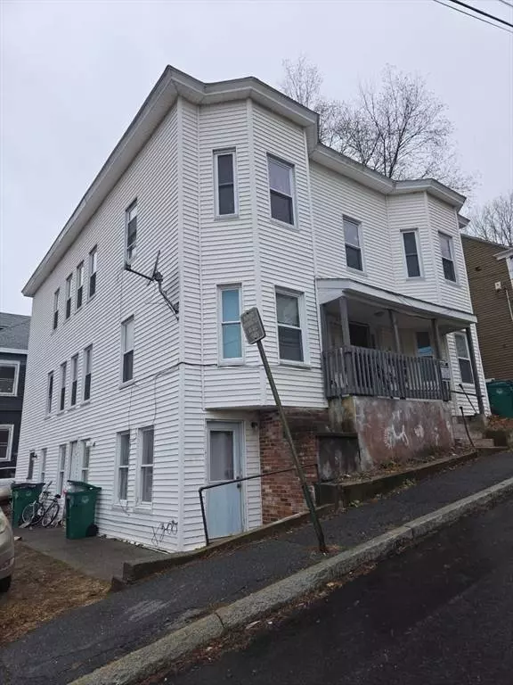 30 Chestnut St, Fitchburg, MA 01420