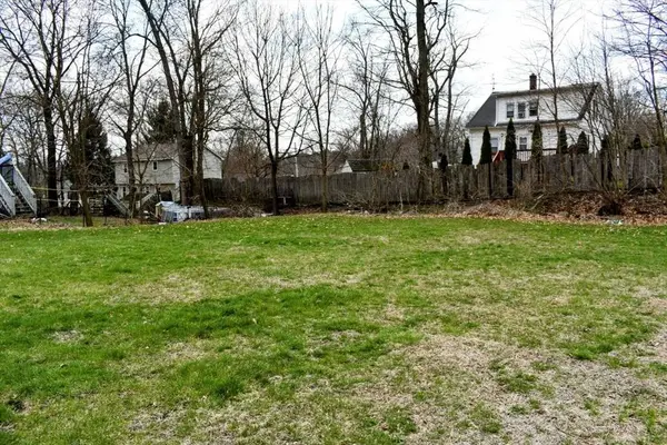 116 Pinckney St, Dracut, MA 01826