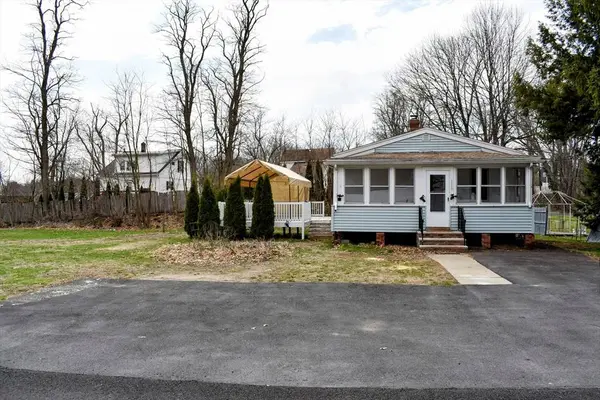 116 Pinckney St, Dracut, MA 01826