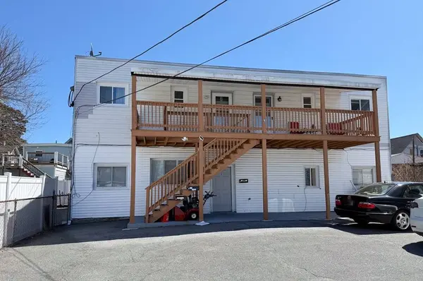 63 3rd Ave, Lowell, MA 01854