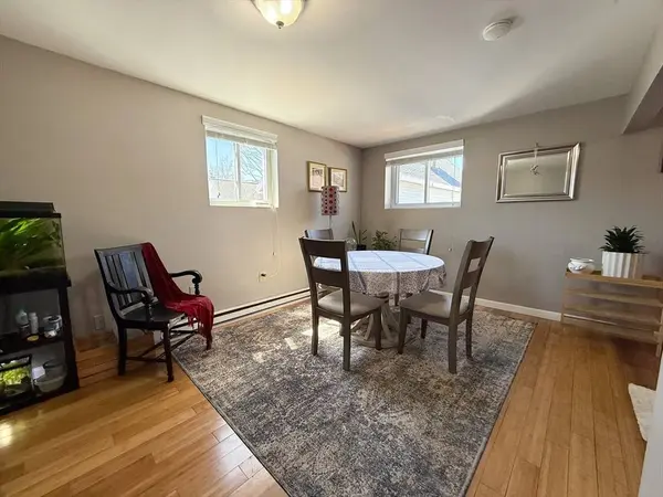 63 3rd Ave, Lowell, MA 01854