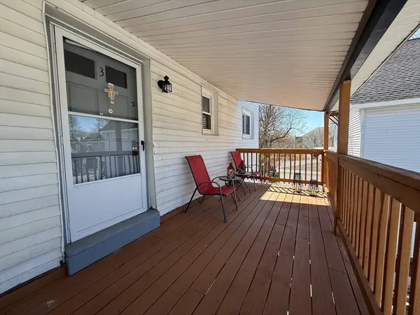 63 3rd Ave, Lowell, MA 01854