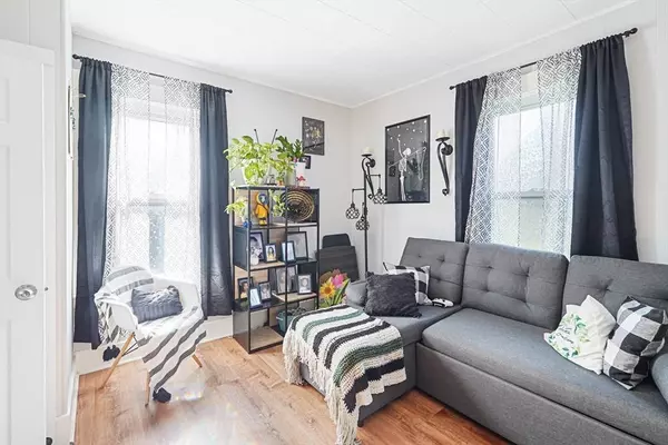 19 Chester St, Fitchburg, MA 01420