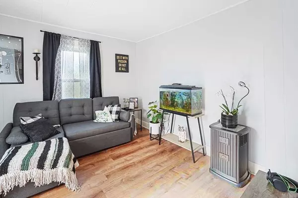 19 Chester St, Fitchburg, MA 01420