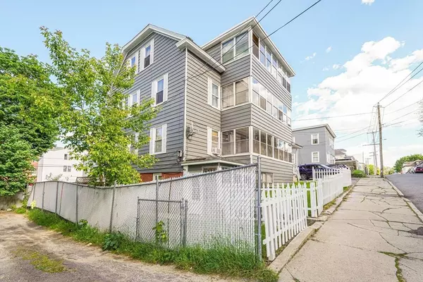 19 Chester St, Fitchburg, MA 01420