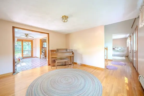 12 Jensen Ave, Chelmsford, MA 01824