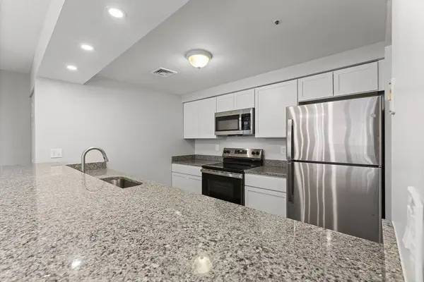 148 Main #c337, North Andover, MA 01845