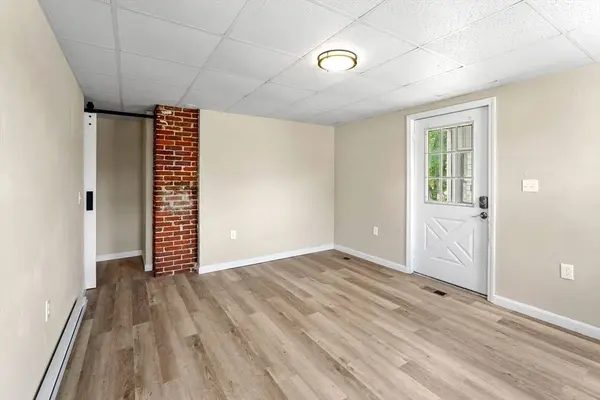 34 Worcester Rd, Charlton, MA 01507