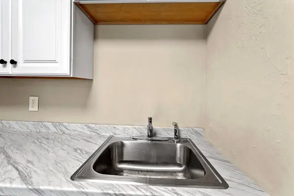 34 Worcester Rd, Charlton, MA 01507