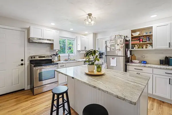 22 Tampa St, Worcester, MA 01604