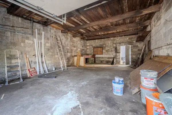 84 Oak St, Lawrence, MA 01841