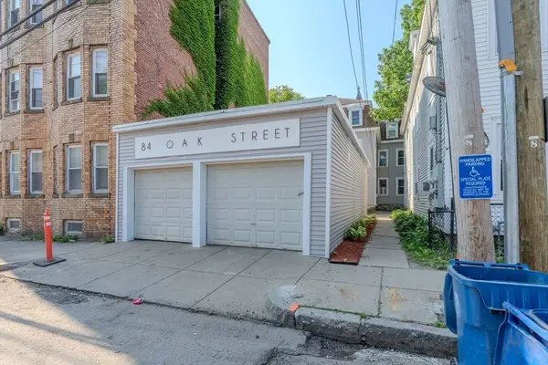 84 Oak St, Lawrence, MA 01841