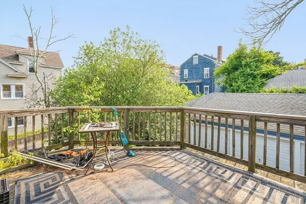 295-297 Pleasant St, New Bedford, MA 02740