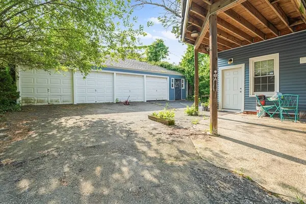 295-297 Pleasant St, New Bedford, MA 02740