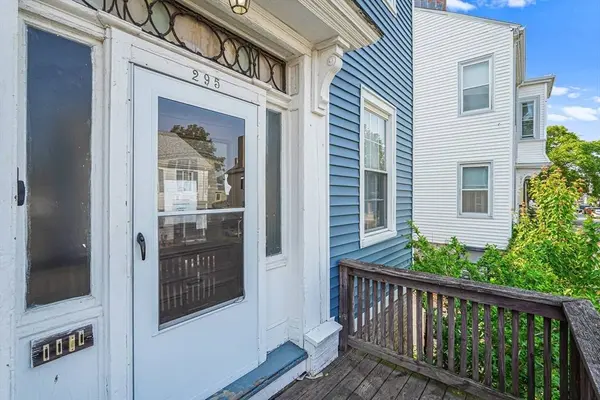 295-297 Pleasant St, New Bedford, MA 02740