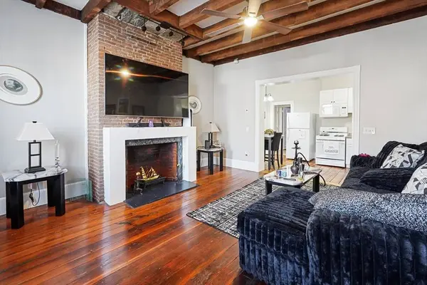 295-297 Pleasant St, New Bedford, MA 02740