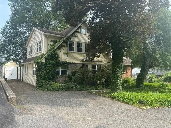 75 Ridge St, Arlington, MA 02474