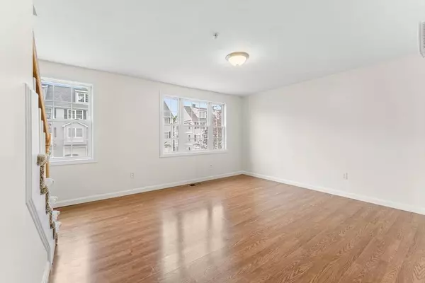 14 Watson St #14, Lowell, MA 01852