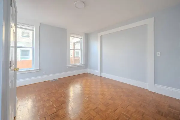 36 3rd St, Lowell, MA 01850