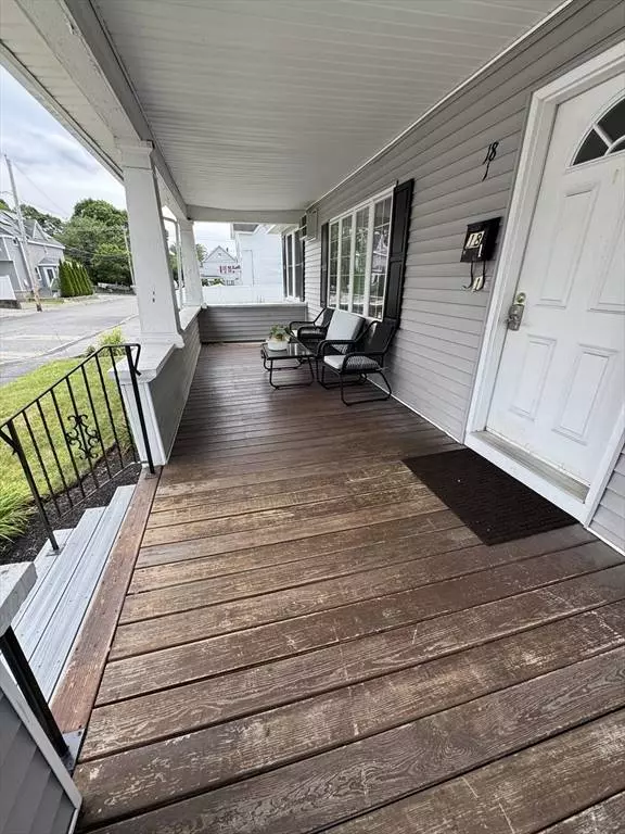 18 Dana St #2, Lowell, MA 01850