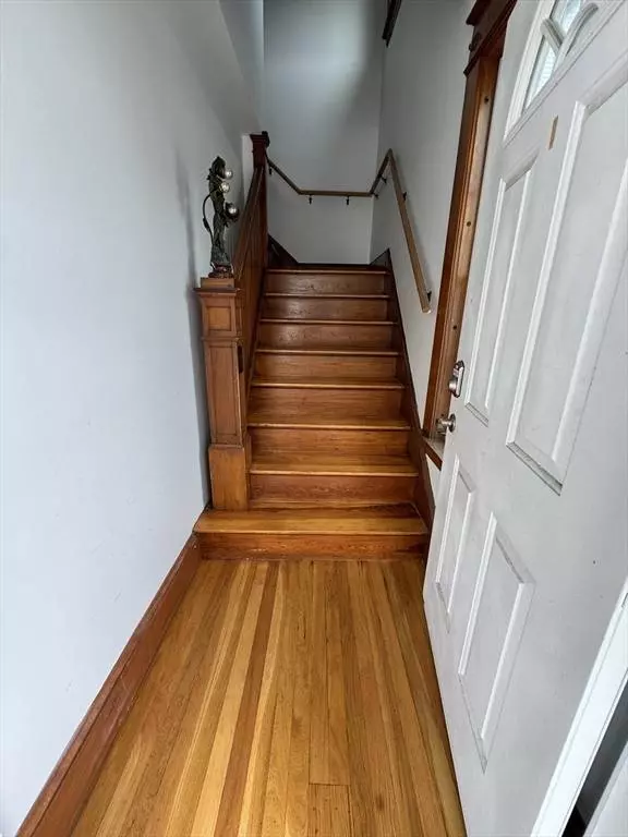 18 Dana St #2, Lowell, MA 01850