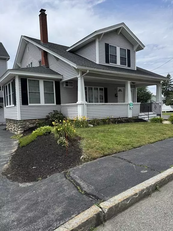 18 Dana St #2, Lowell, MA 01850