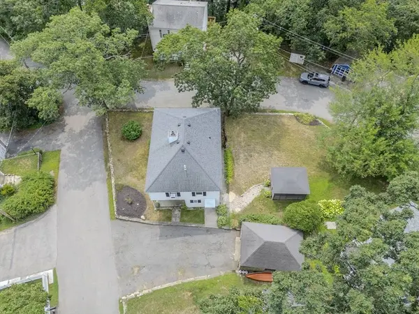 2 Scenic Rd, Peabody, MA 01960