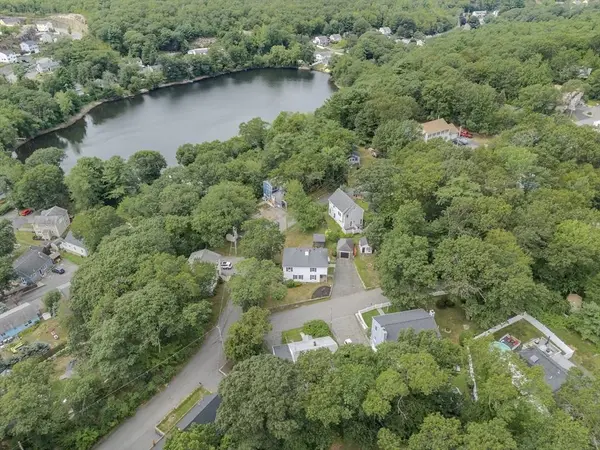 2 Scenic Rd, Peabody, MA 01960