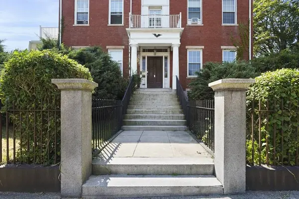 37 S 6th St, New Bedford, MA 02740