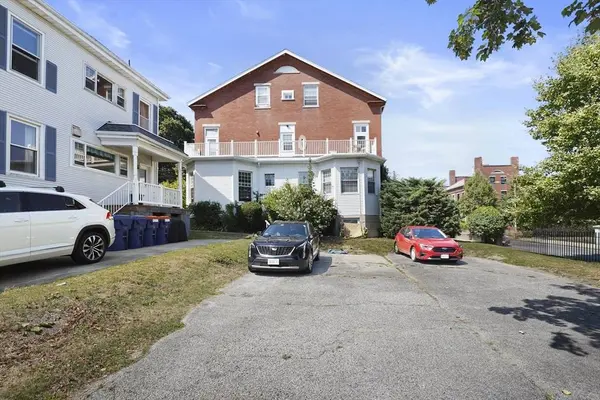37 S 6th St, New Bedford, MA 02740