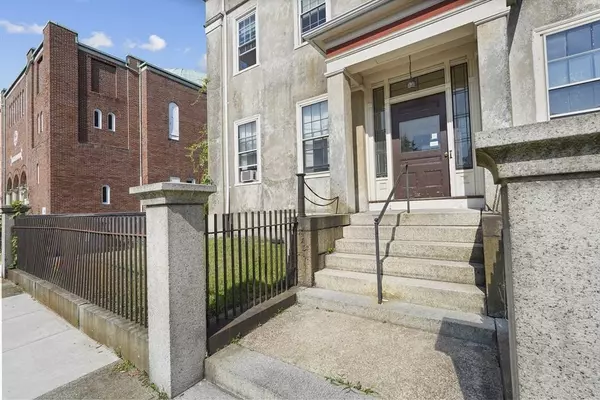 46 S 6th St, New Bedford, MA 02740