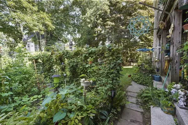 46 S 6th St, New Bedford, MA 02740