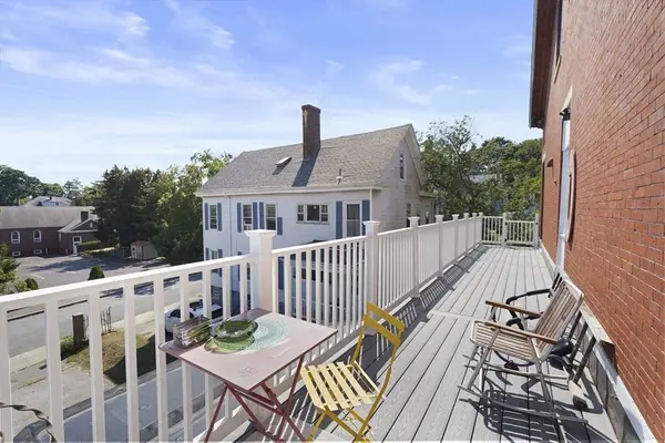 37 S 6th St, New Bedford, MA 02740