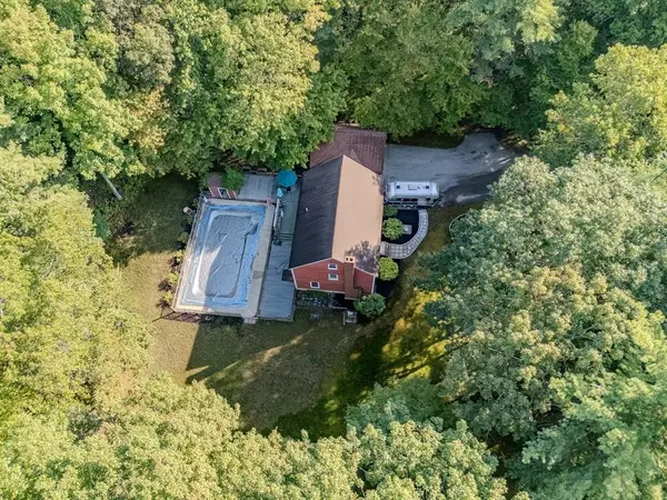 36 Orchard St, Merrimac, MA 01860