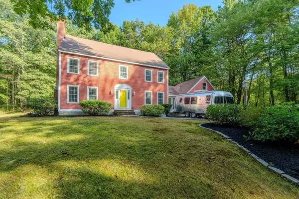 36 Orchard St, Merrimac, MA 01860