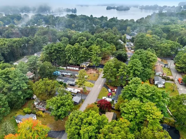 15 Humes St, Webster, MA 01570