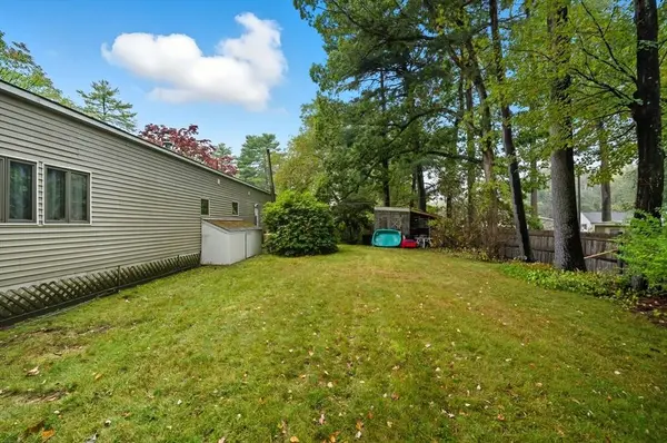 15 Humes St, Webster, MA 01570