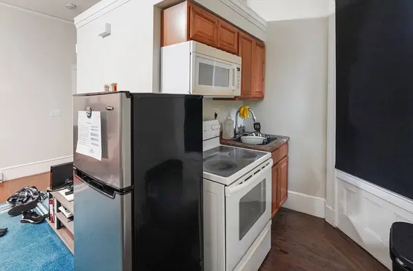 89 S 6th St, New Bedford, MA 02740